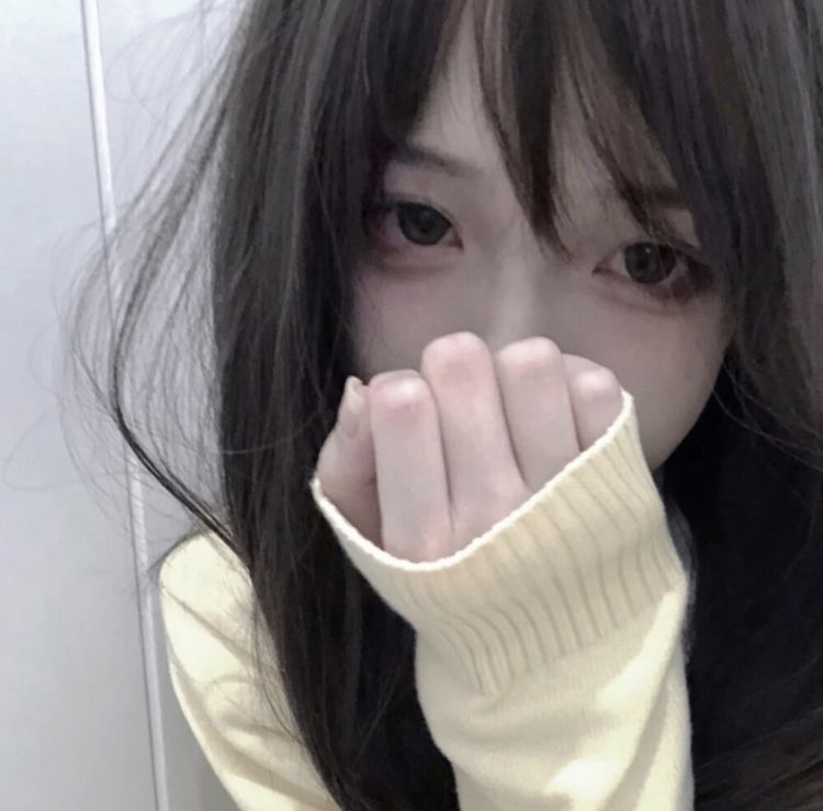 AnhGaiXinhCheMatSieuCute QQLive Ứng dụng giải trí livestream chat với gái xinh anh gai xinh che mat bang tay cuc cute