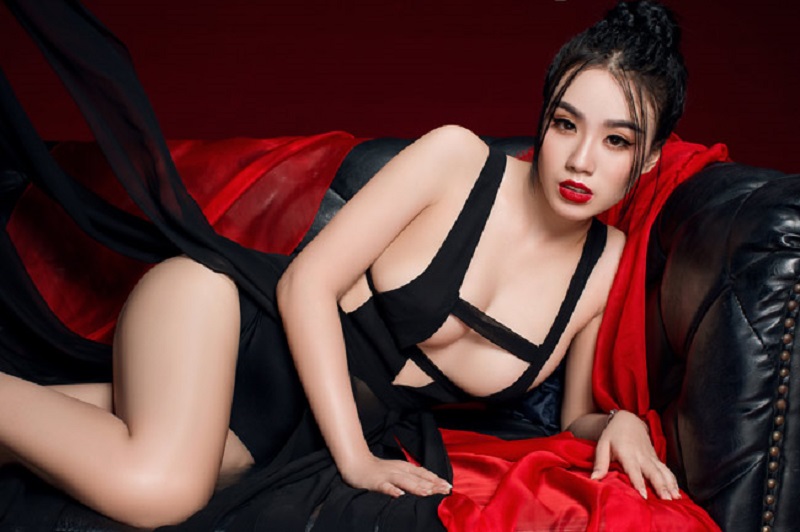 Full Bộ Ảnh Gái 18+ Linh Miu Thánh Nữ Đẩy Xe Bò Cân 4 Anh 7 QQLive Ứng dụng giải trí livestream chat với gái xinh Ảnh sex Idol QQLive Linh Miu làm cho các anh phải điêu đứng