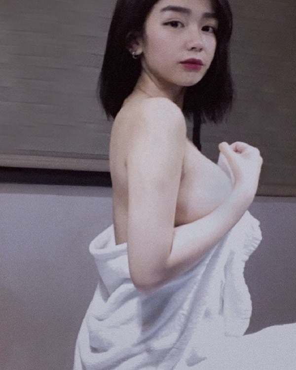 Trần Minh Thiên Di Muốn Ngắm Ngực Bự Thì Bơi Hết Vào Đây 19 QQLive Ứng dụng giải trí livestream chat với gái xinh tran minh thien di4