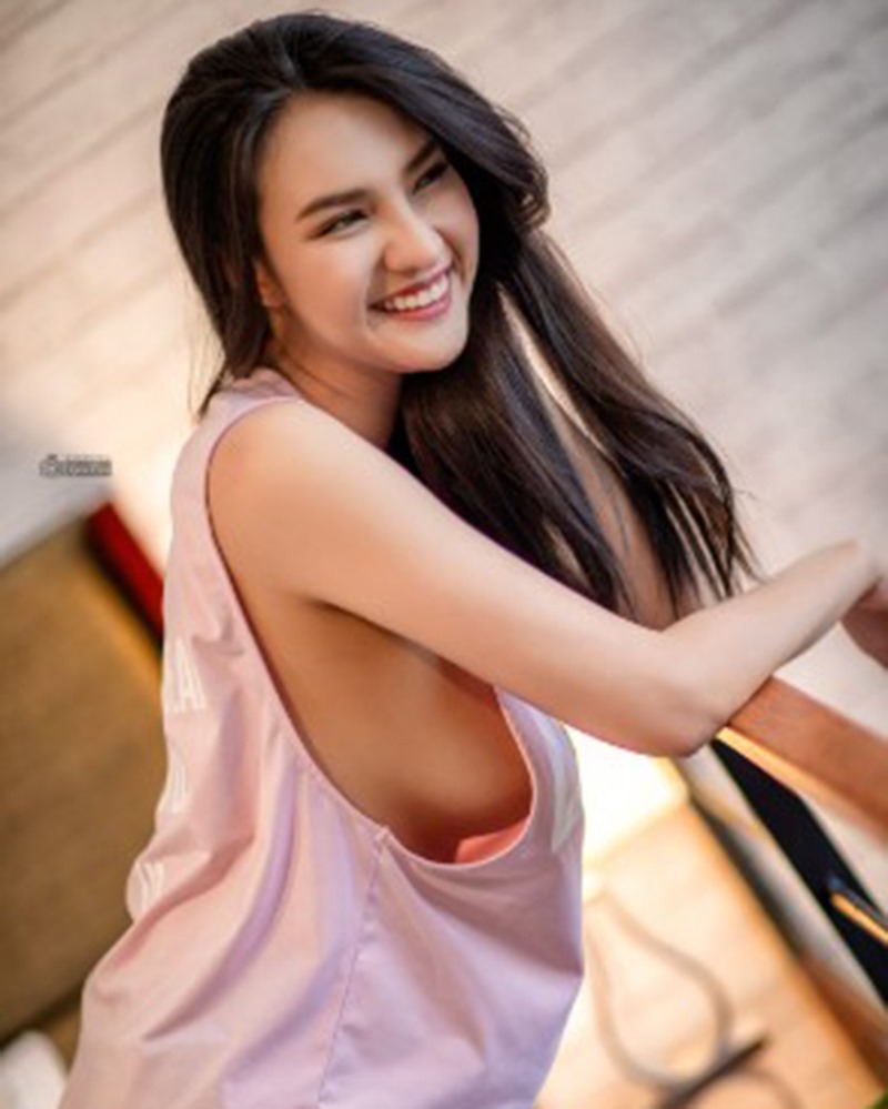Ảnh gái thả rông vòng một đẹp ná thở ai nhìn cũng mờ ê mê 12 QQLive Ứng dụng giải trí livestream chat với gái xinh anh gai tha rong vong 1